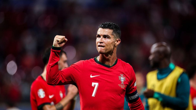 队报:里昂前锋福法纳将因伤缺席三周,预计缺战对曼联首回合比赛.